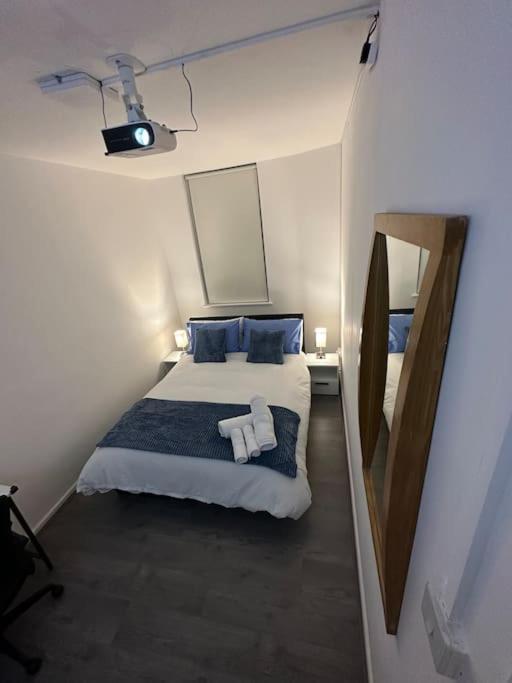 Small Cozy Private Bedroom Zone1 ロンドン エクステリア 写真